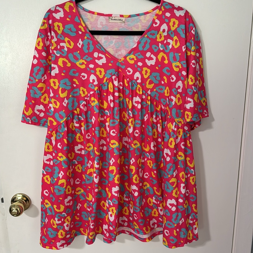 Colorful cheetah Southern Stitch top - Picture 16 of 16